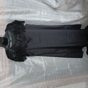 FHQ LBD w/ lace neck & shoulder details, NWT